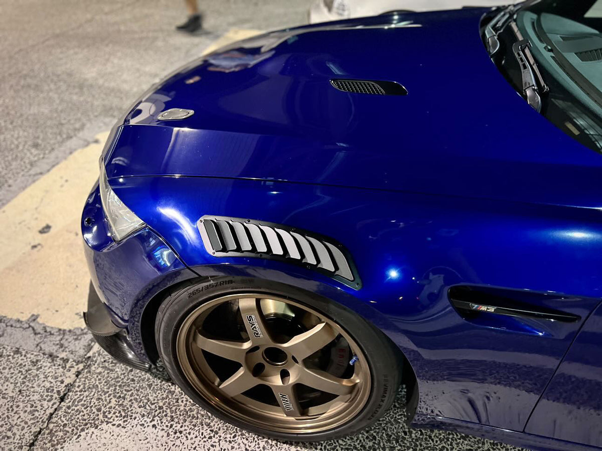 BMW E92 M3 upper fender vent, close-up