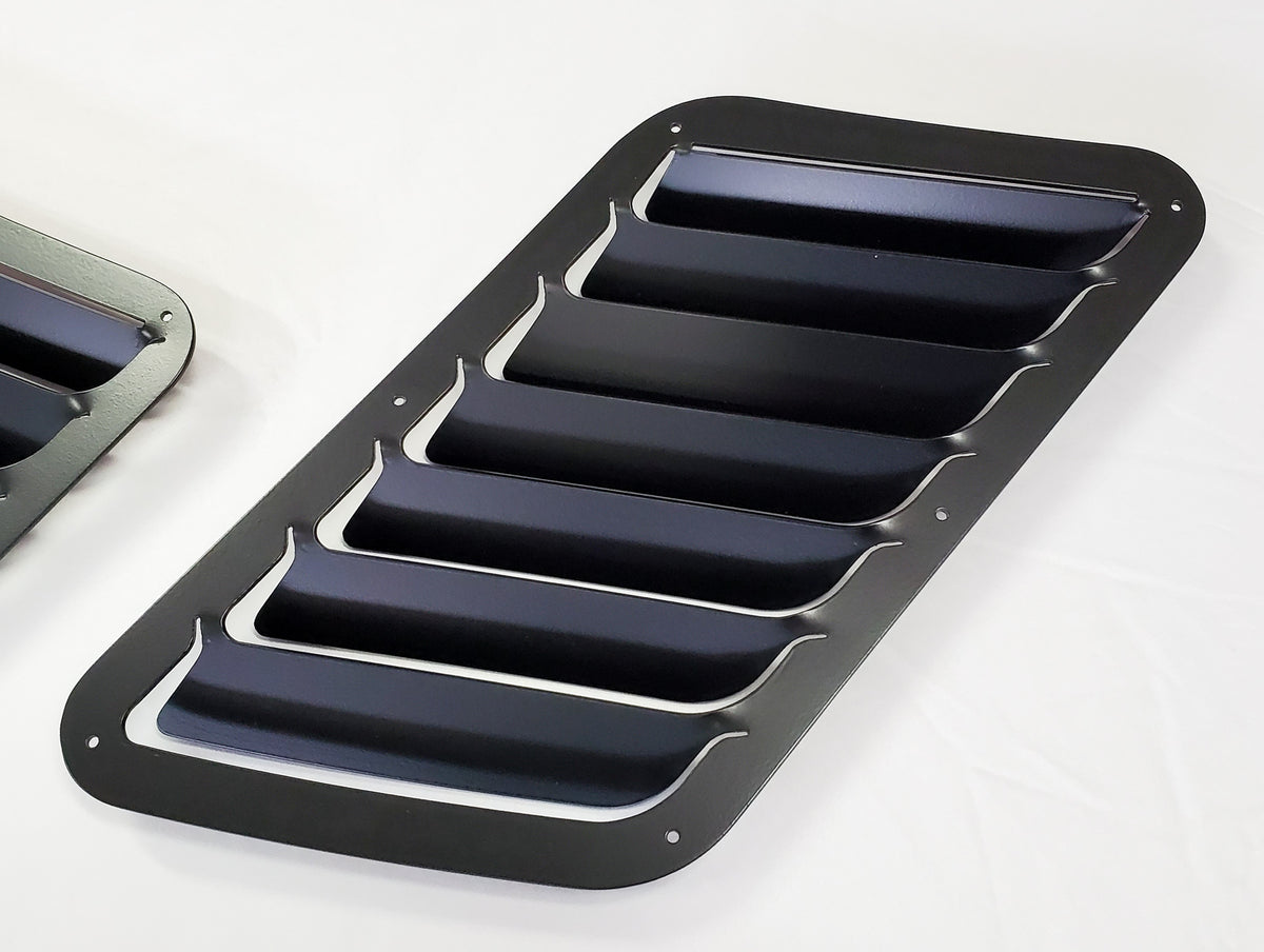 BMW E36 center hood vent louver detail